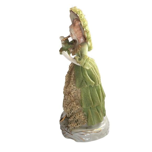Vintage Victorian starched lace figurine  porcelain - Picture 2 of 12